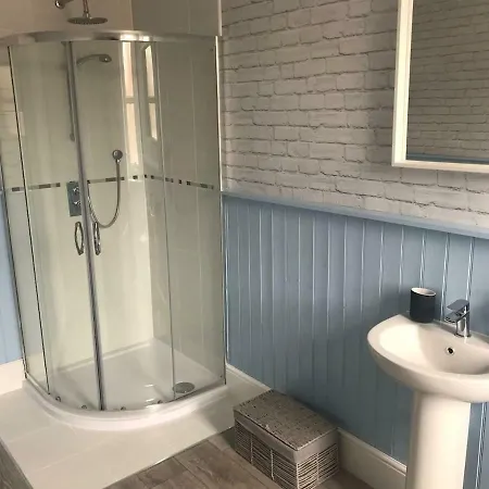 Attractive 2 Bedroom City Centre Townhouse