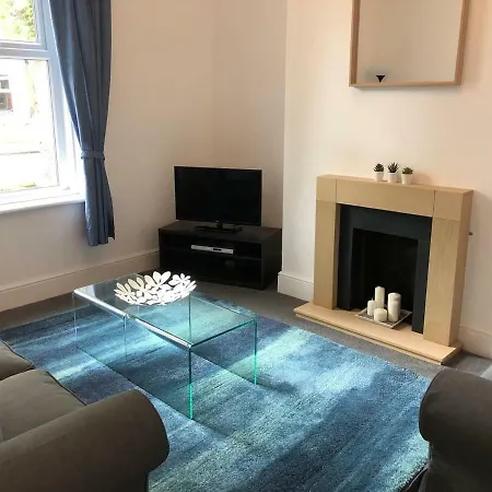 Attractive 2 Bedroom City Centre Townhouse شقة كارلايل
